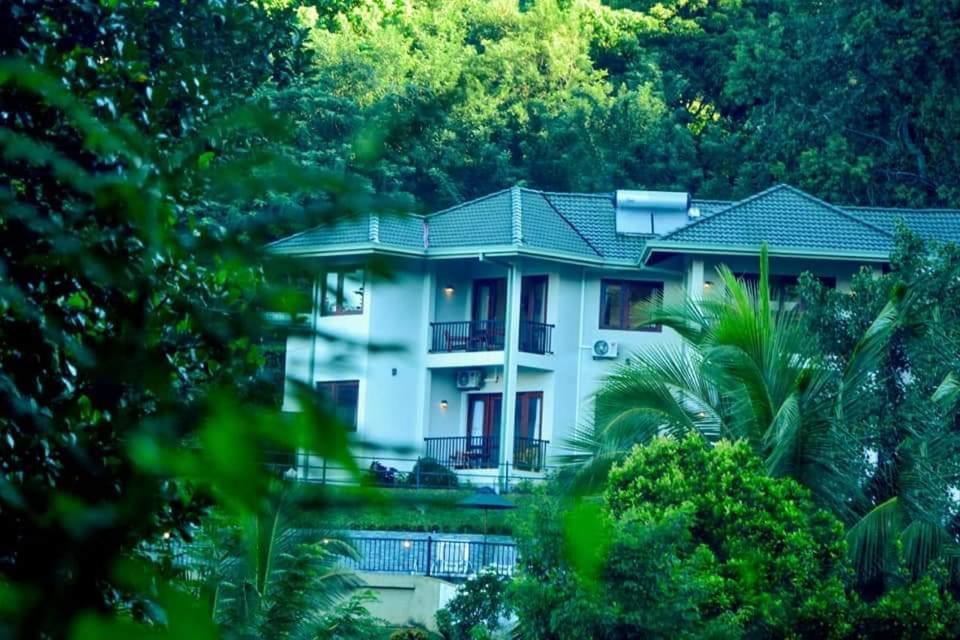 The Grand Hills Bed and Breakfast Kandy Exterior foto