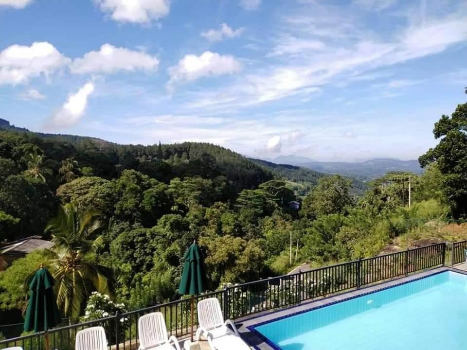 The Grand Hills Bed and Breakfast Kandy Exterior foto